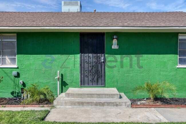 Foto del edificio - 1335 E Brown Ave