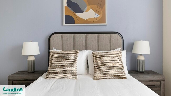 Building Photo - 901 Lakeside Cir