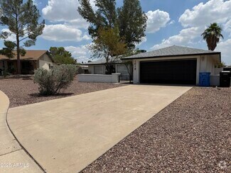 Building Photo - 1019 E Rowlands Ln