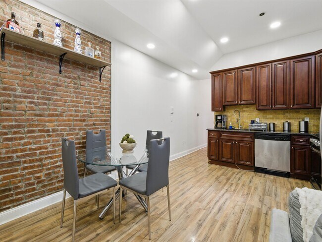 Foto del edificio - 77 Crescent Ave