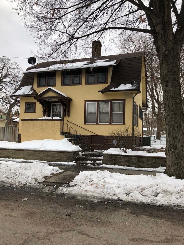 Primary Photo - 1215 N 16th Ave