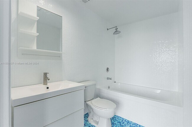 Foto del edificio - 10 SW South River Dr
