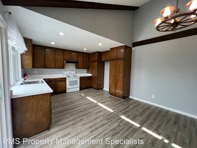 Foto del edificio - 3 br, 2 bath House - 3658 Valencia Ave