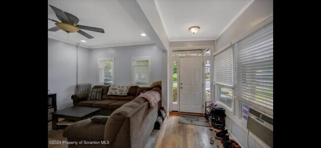 Foto del edificio - 1727 Monroe Ave