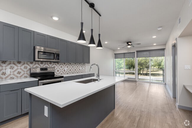 1BR, 1BA - 700SF - Living Area - Cypress Lofts