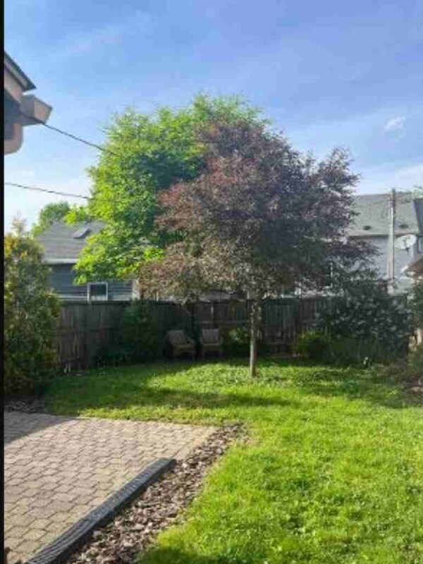 Building Photo - 606 E Arch St