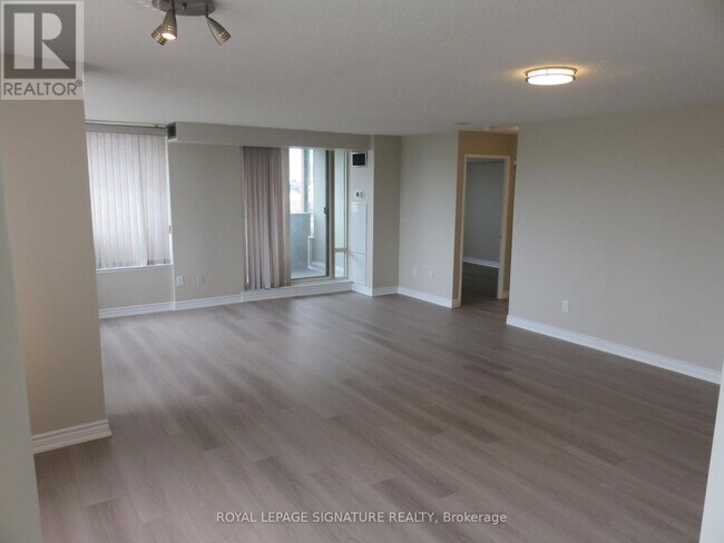Building Photo - 700 Constellation Dr