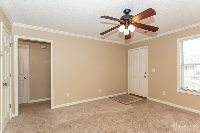 Foto del edificio - 1318 N Hampton Dr