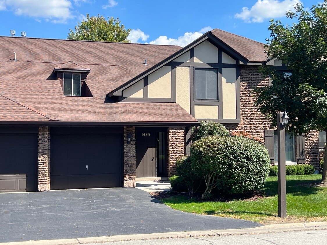 Primary Photo - 1485 Johnstown Ln