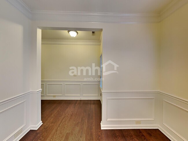 Foto del edificio - 105 Hickory Village Cir