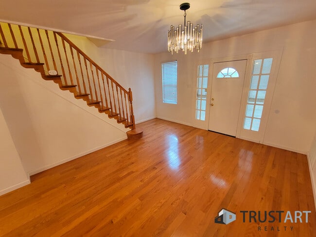 Building Photo - 3 bedroom house in Tacony