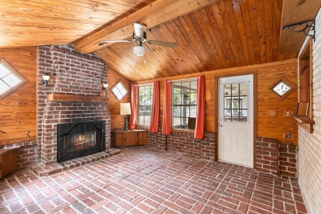 Building Photo - 9410 7th Ave