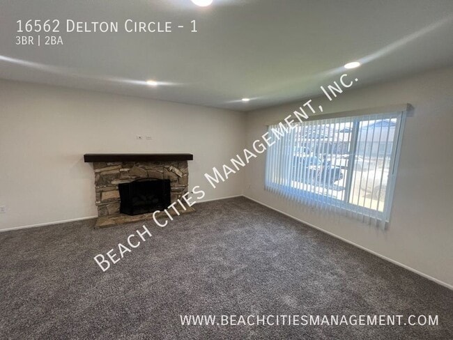 Building Photo - 16562 Delton Cir