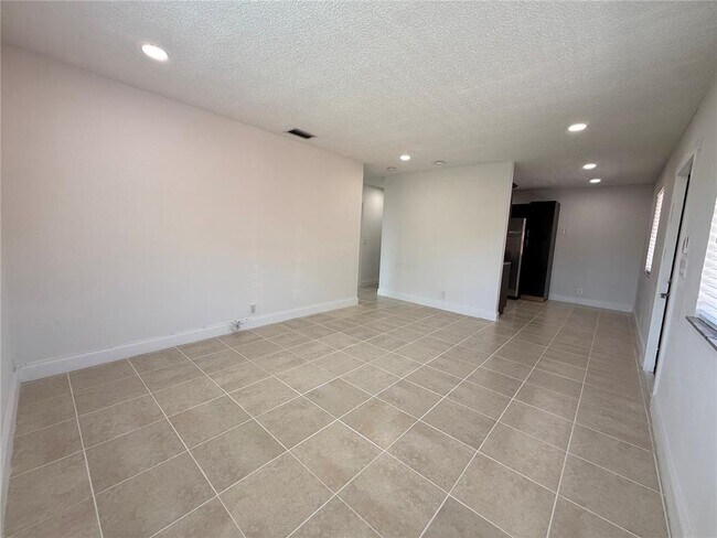Foto del edificio - 821 SW 9th St