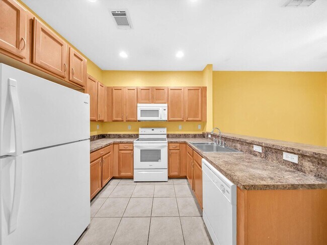 Foto del edificio - 21223 NW 14th Pl
