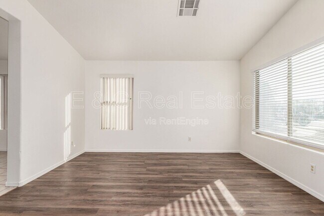 Building Photo - 15928 W Smokey Dr