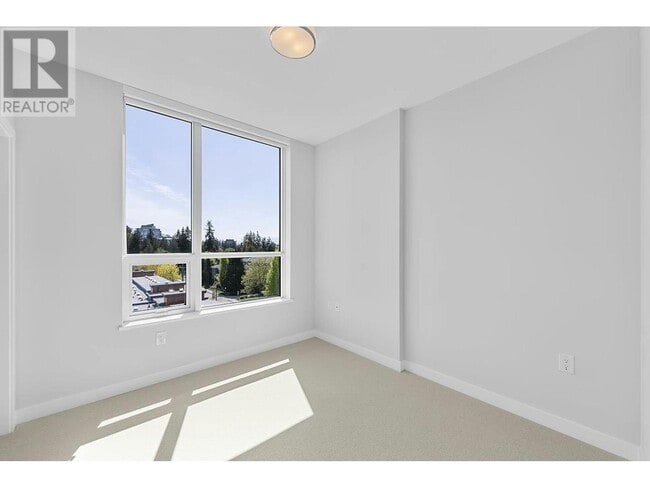 Photo du bâtiment - 5380-5380 Crooked Br Rd