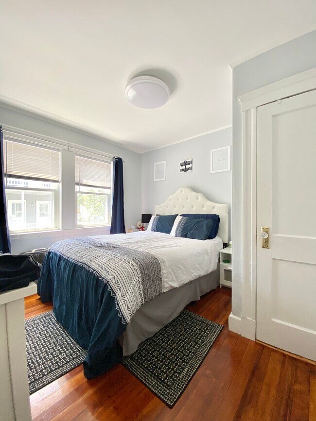 Foto del edificio - 128 Hillsdale Rd