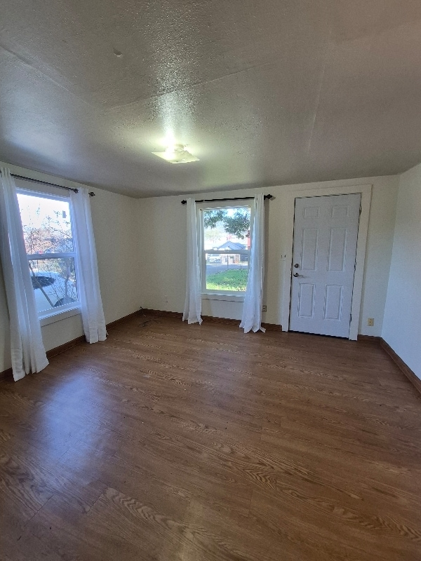 Building Photo - 1248 NW Ellan St