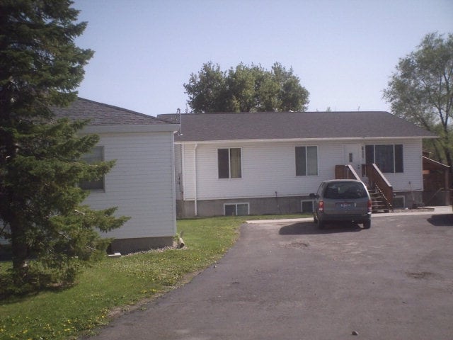 Building Photo - 106-108 S 3rd W