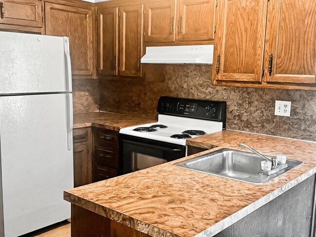 Foto del edificio - 8630 Lane Ave