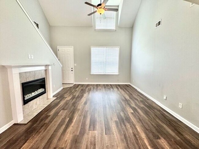 Foto del edificio - Available Now! 4-Bedroom 2.5 Bath Home In ...