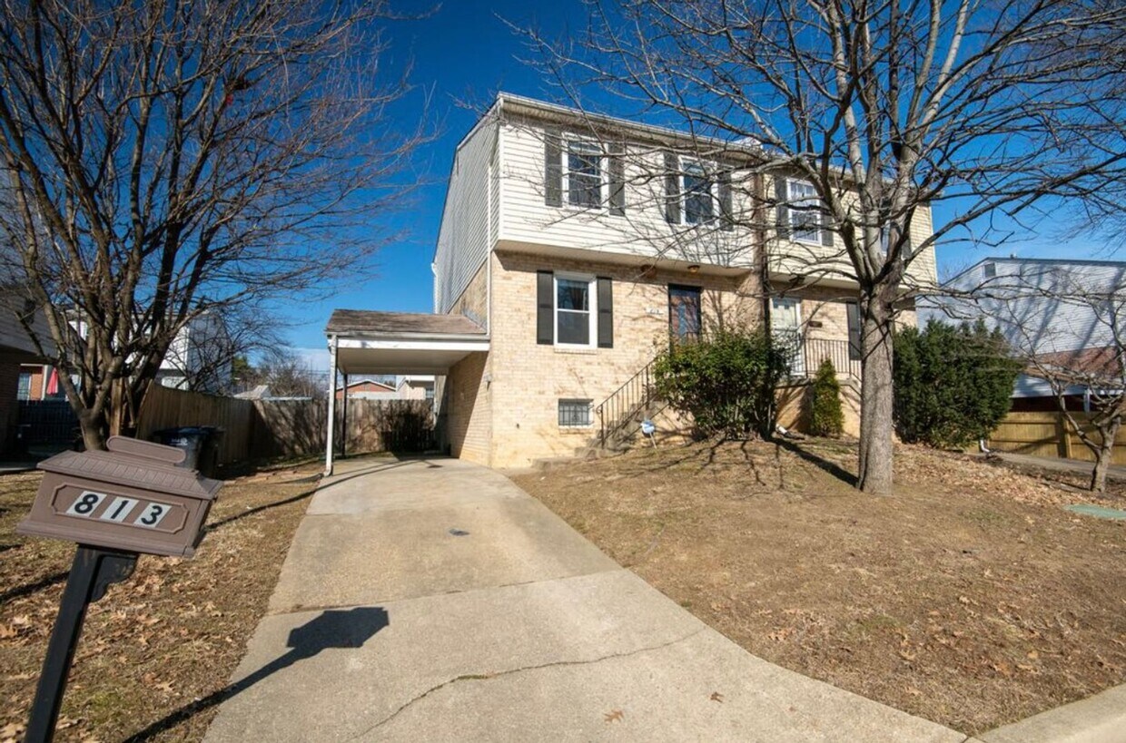 Primary Photo - Bright 3 Bedroom Takoma Townhome with Park...