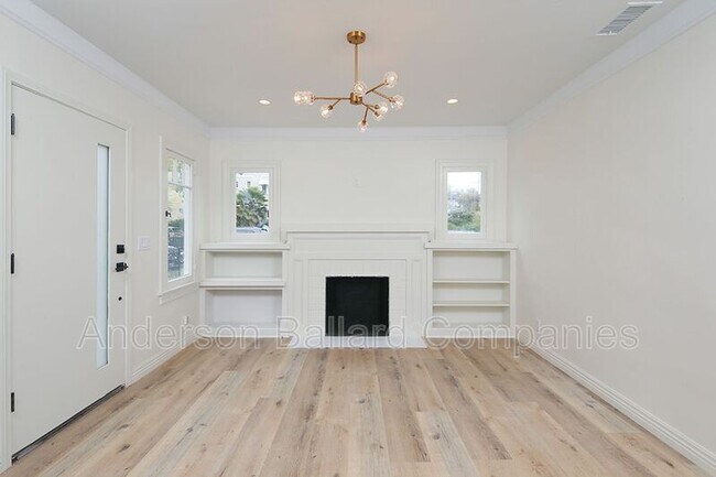 Foto del edificio - 4406-4408 Finley Ave