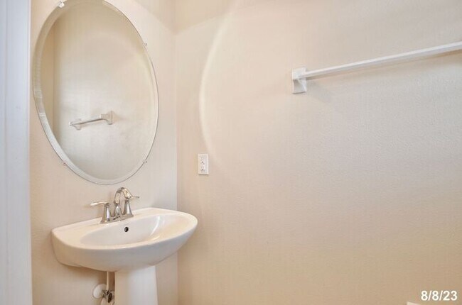 Foto del edificio - Beautifully Appointment 3/2.5 Modern Townh...