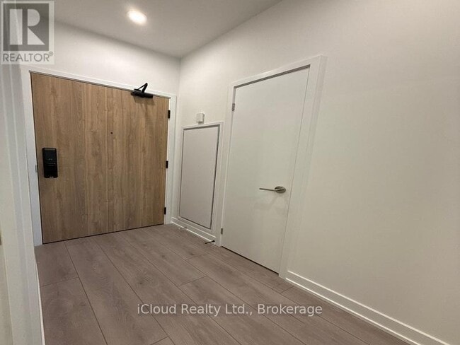 Building Photo - 1 Fairview Rd E