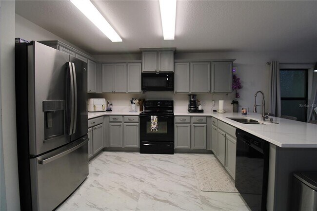 Foto del edificio - 600 Swallowtail Dr