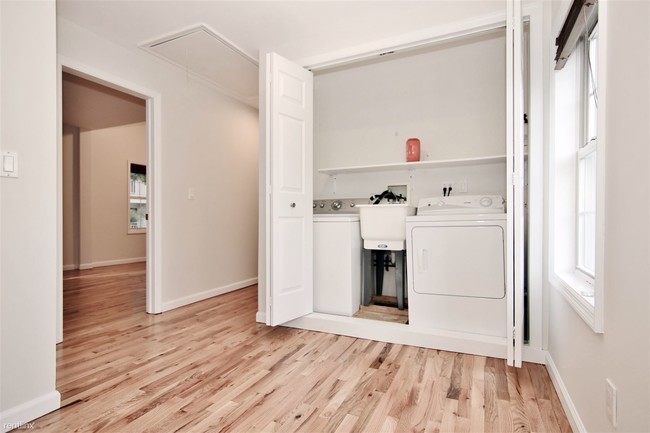 Foto del edificio - 3 br, 3 bath Condo - 14 Dora St Apt 1