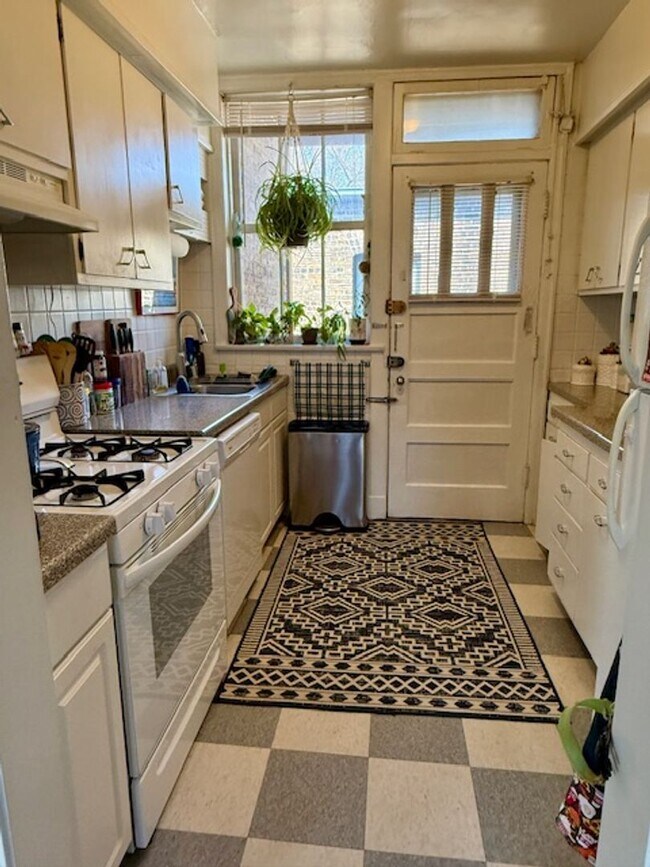 Foto del edificio - 4881 N Paulina St
