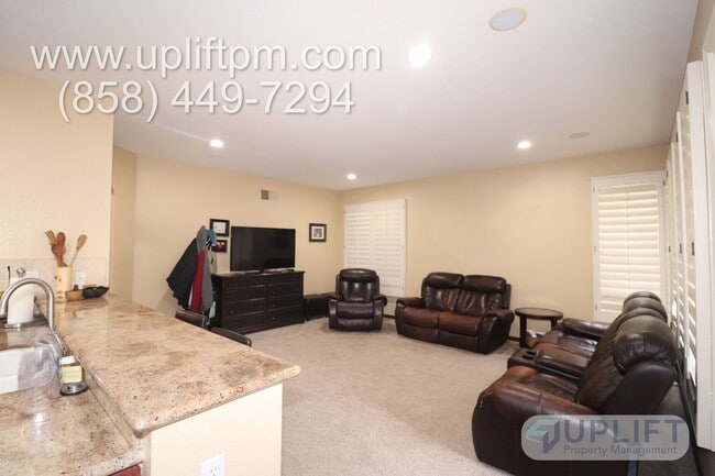 Building Photo - Mt. Woodson Estate home available 5 bedroo...