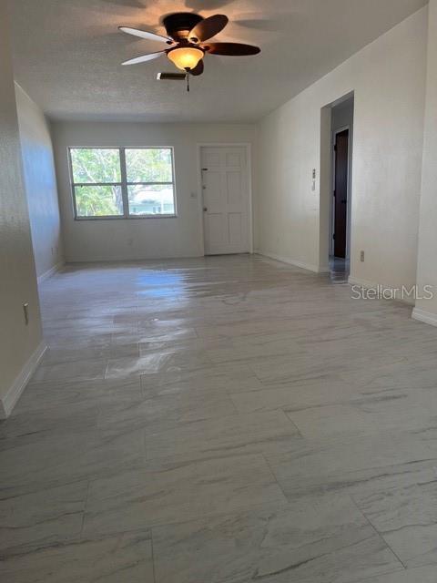 Foto del edificio - 300 94th Ave N