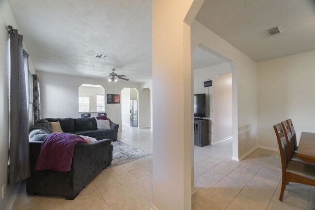 Foto del edificio - 1111 Turnberry Park Ln