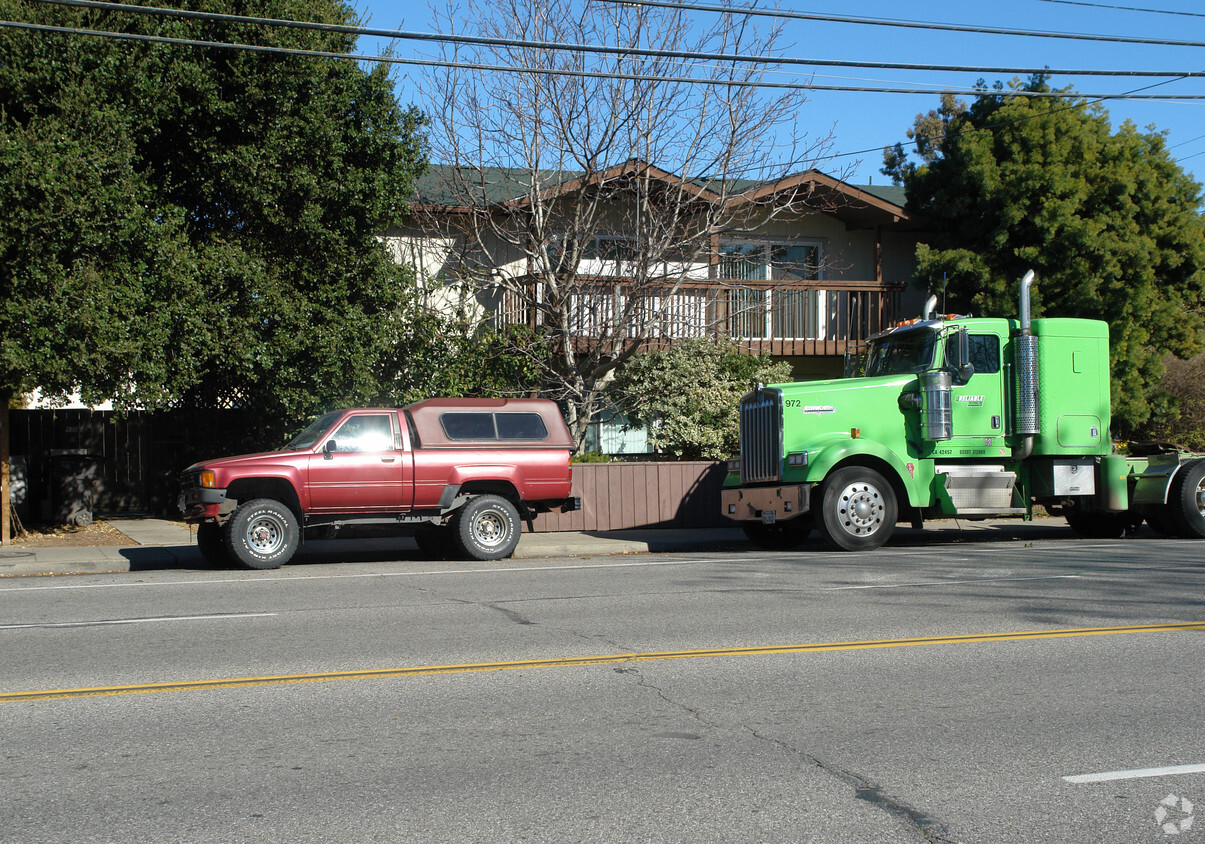 trucks out front - 1700 California St