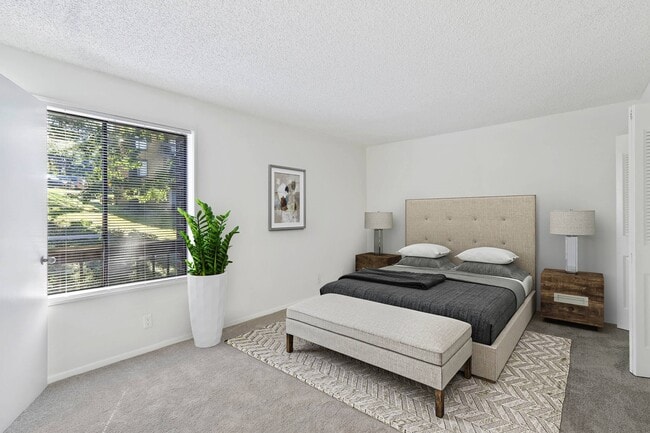 Building Photo - Vistas of Annandale