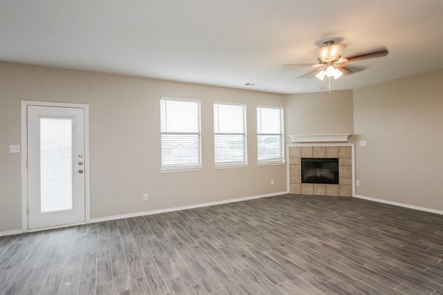 Foto del edificio - 533 Crown Oaks Dr