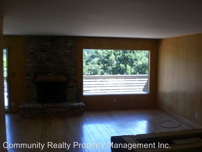 Building Photo - 14 Drake Ln