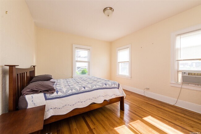 Foto del edificio - 233 W Walnut St