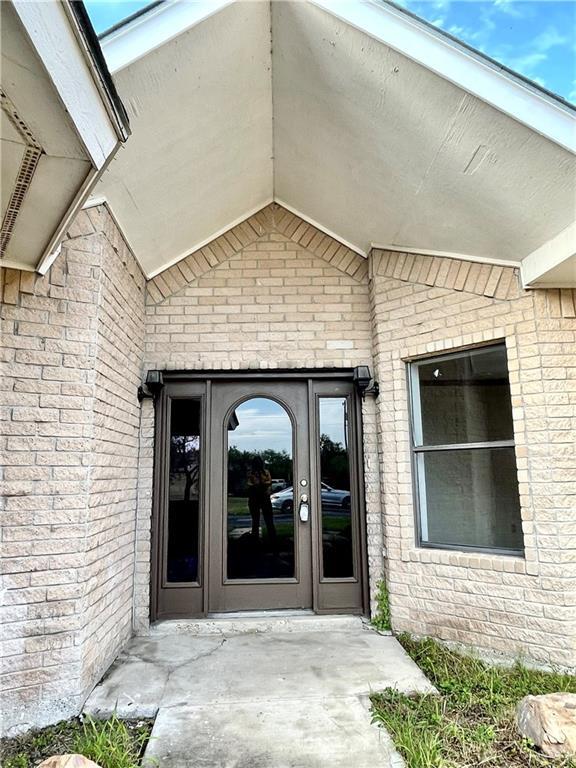 Building Photo - 613 Melanie Dr
