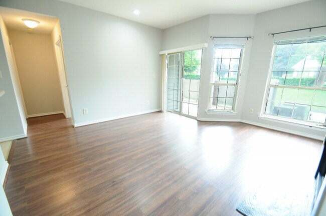 Foto del edificio - 3903 Penderview Dr