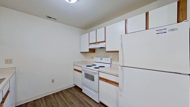 Foto del edificio - Condo Style Lower 1 Bedroom 1 Bathroom Apartment