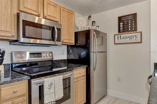 Building Photo - 5600 Bentgrass Dr