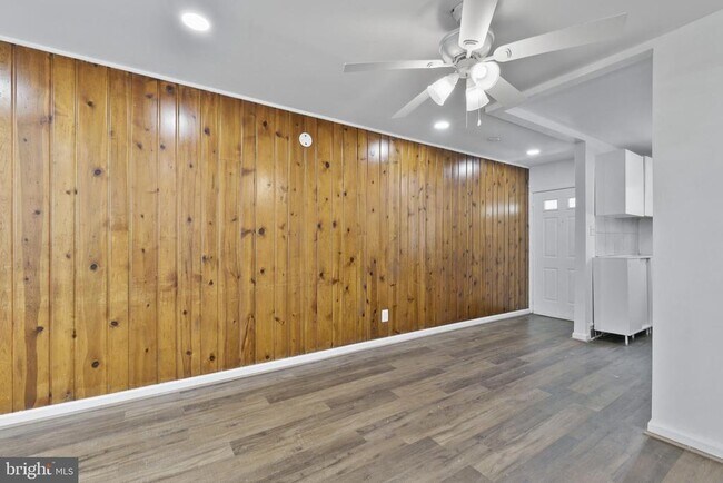 Foto del edificio - 7634 Normandy Rd