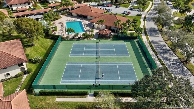 Foto del edificio - 741 SW South River Dr