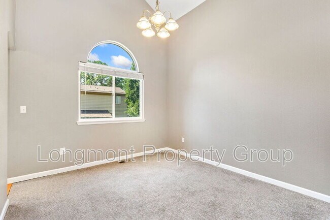 Building Photo - 713 Pendleton Ave