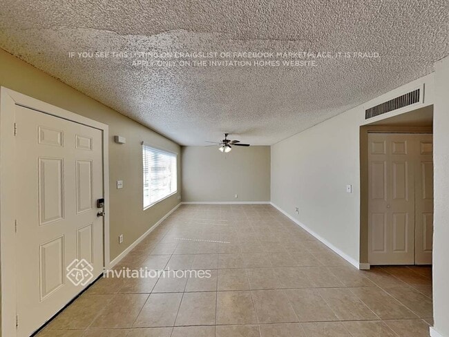 Building Photo - 2022 W Windrose Dr