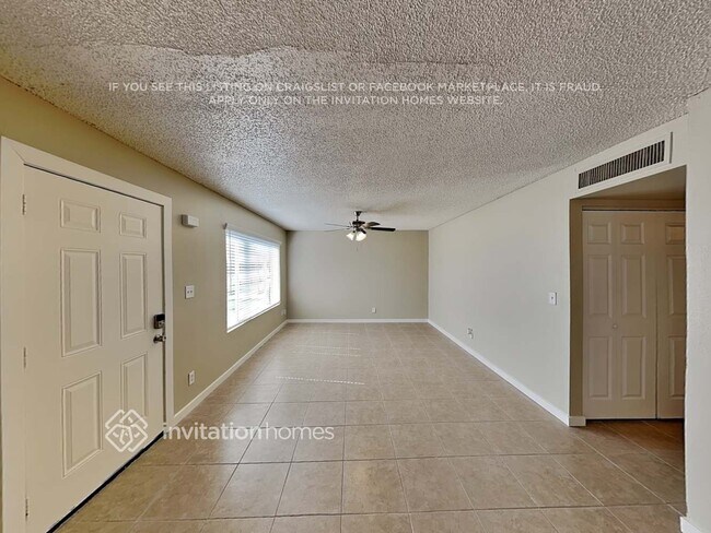 Foto del edificio - 2022 W Windrose Dr